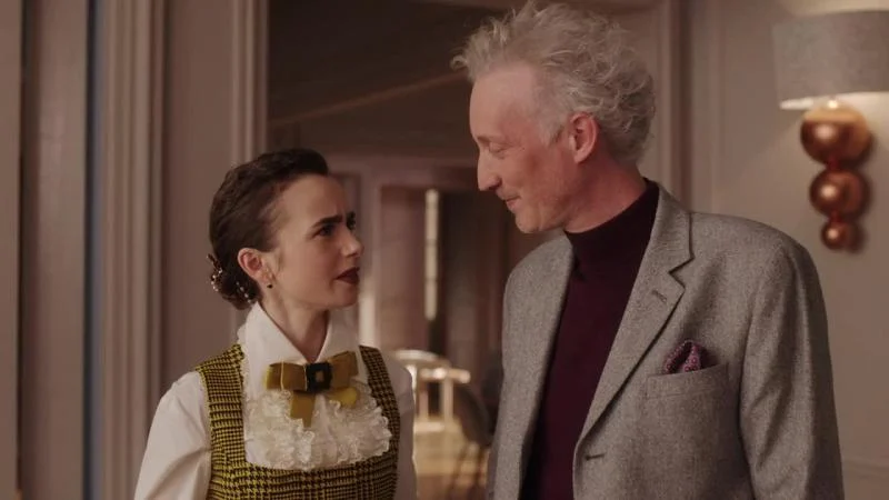 Кадры из сериала Эмили в Париже (2020)